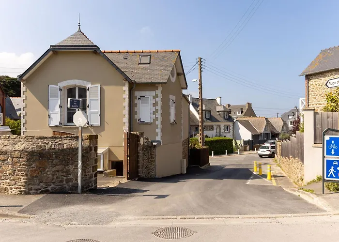 Holiday Home L'Eglantine-100 M De La Plage By Interhome